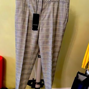 The size 40 is US size 10